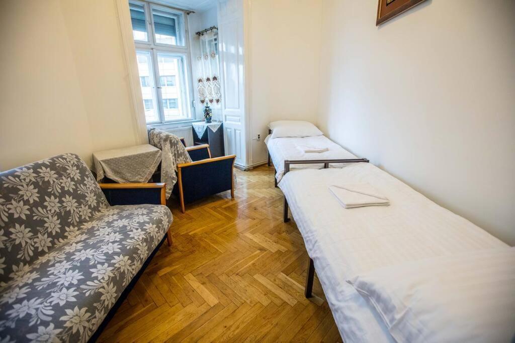 בודפשט Keleti Apartment City Center Big Flat Bedroom Private Use מראה חיצוני תמונה