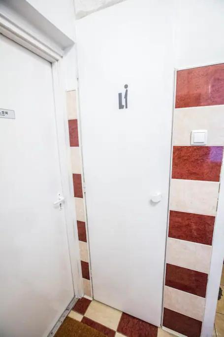 בודפשט Keleti Apartment City Center Big Flat Bedroom Private Use מראה חיצוני תמונה