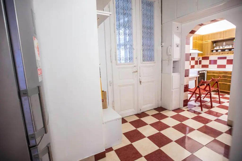 בודפשט Keleti Apartment City Center Big Flat Bedroom Private Use מראה חיצוני תמונה