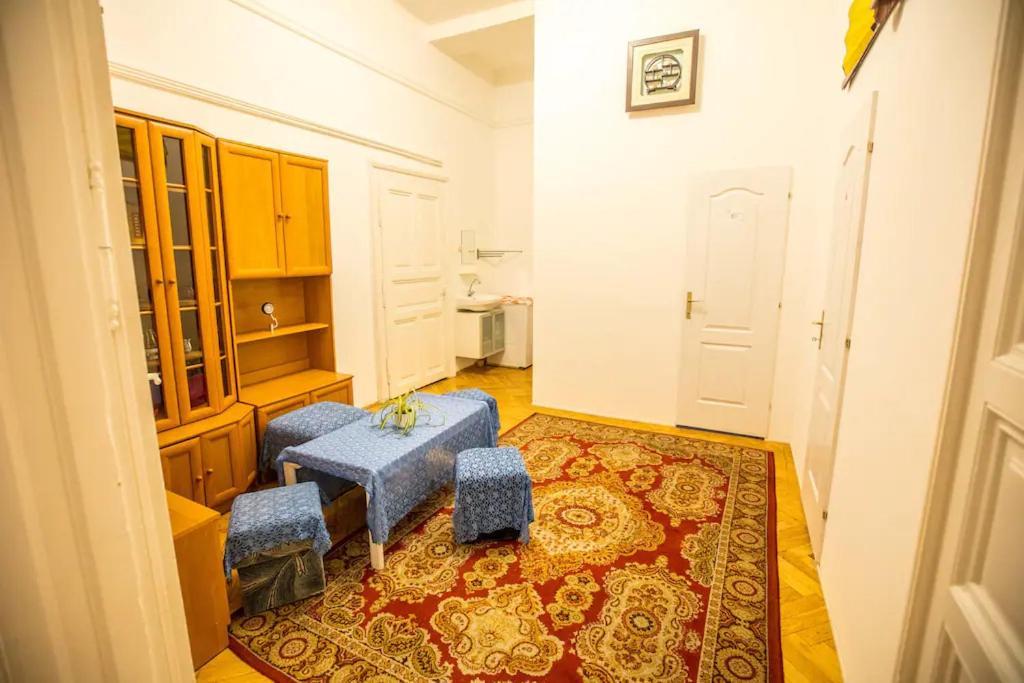 בודפשט Keleti Apartment City Center Big Flat Bedroom Private Use מראה חיצוני תמונה