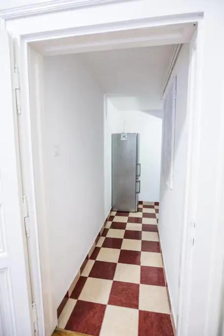 בודפשט Keleti Apartment City Center Big Flat Bedroom Private Use מראה חיצוני תמונה