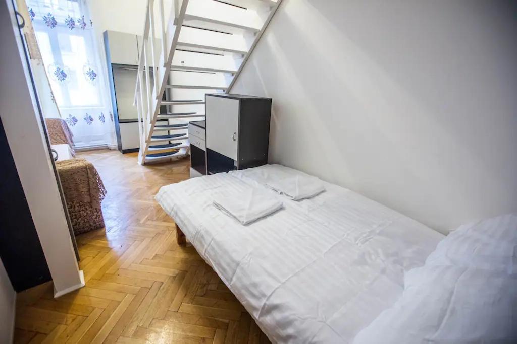 בודפשט Keleti Apartment City Center Big Flat Bedroom Private Use מראה חיצוני תמונה