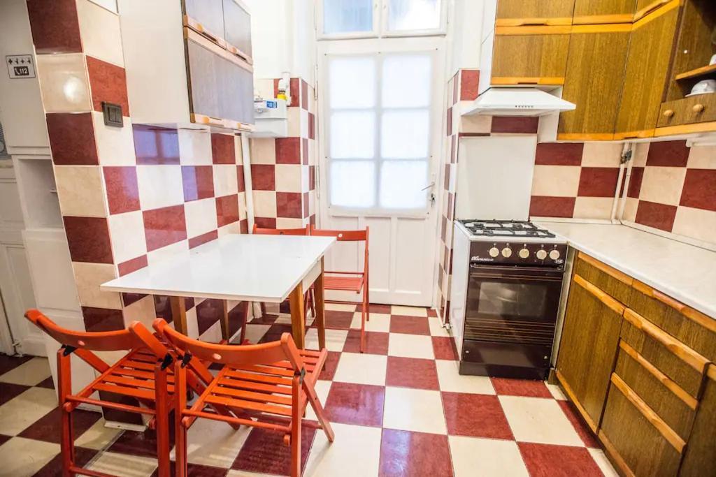 בודפשט Keleti Apartment City Center Big Flat Bedroom Private Use מראה חיצוני תמונה