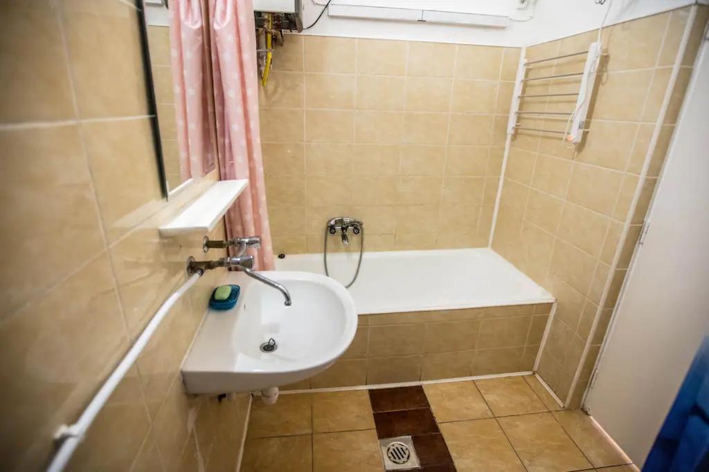 בודפשט Keleti Apartment City Center Big Flat Bedroom Private Use מראה חיצוני תמונה