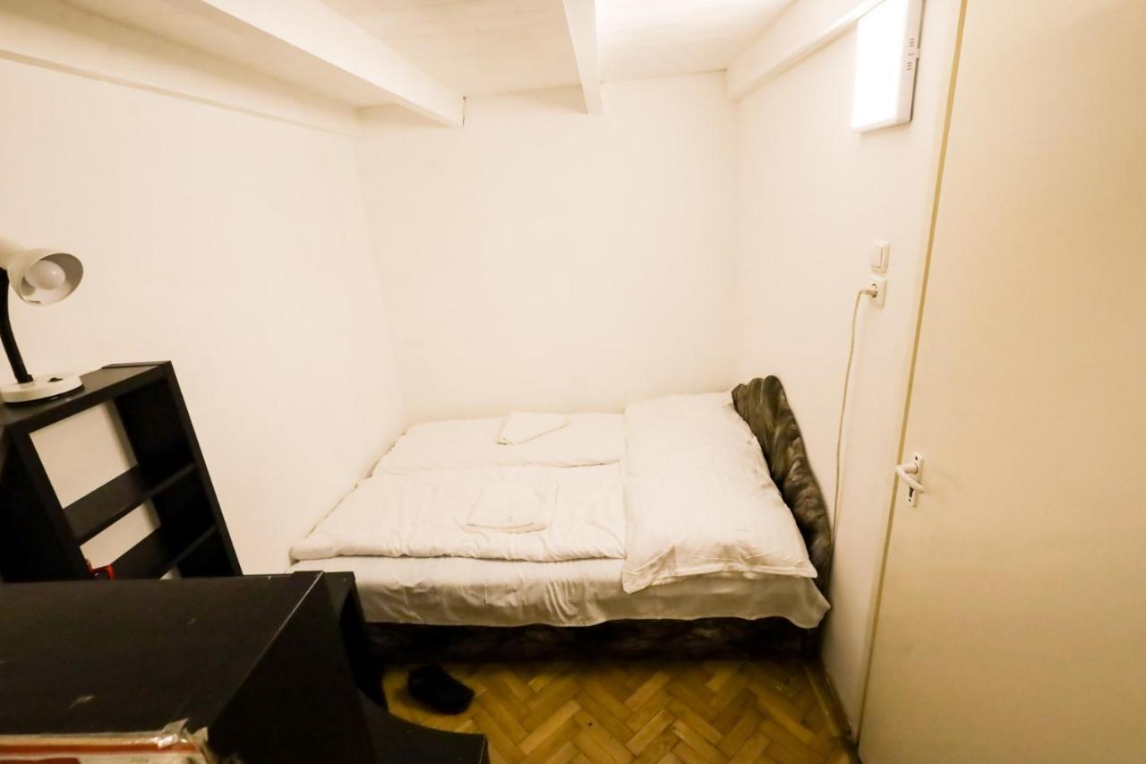 בודפשט Keleti Apartment City Center Big Flat Bedroom Private Use מראה חיצוני תמונה