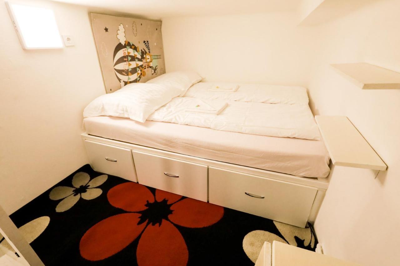 בודפשט Keleti Apartment City Center Big Flat Bedroom Private Use מראה חיצוני תמונה